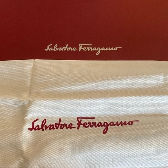 NEW SALVATORE
FERRAGAMO Aicha
Women's Black Boot - Picture 7 of 9